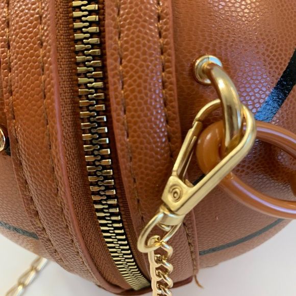 🏀🏀Basketball Shaped Crossbody Handbag Chain Handle -Brown🏀🏀 - Picture 4 of 7